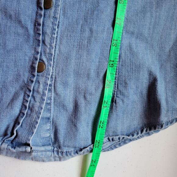 Snap Front Western Country Coastal Cowgirl Long Sleeve Denim Shirt-‎ size XS - Picture 5 of 7